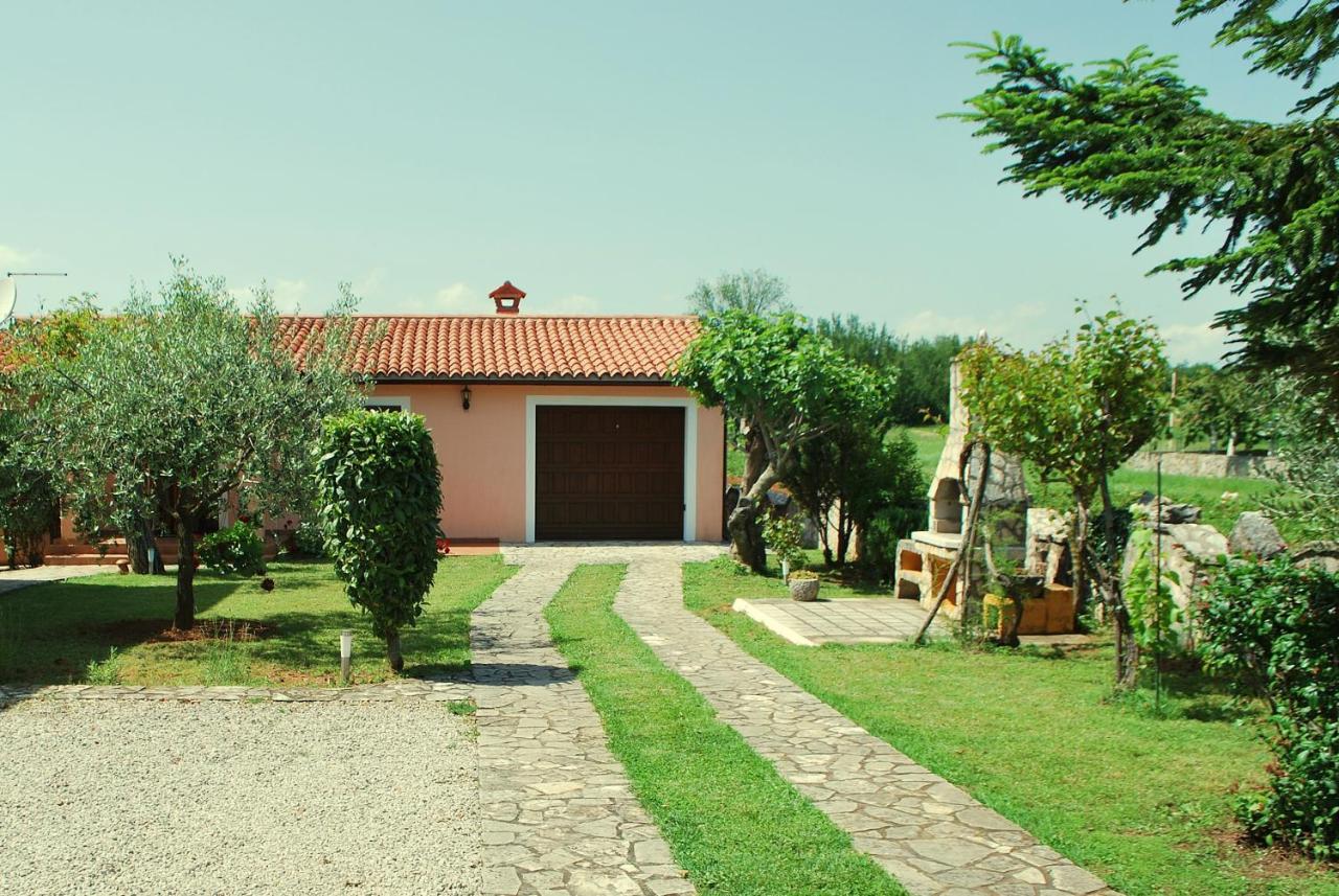 Villa Dorina Barban Екстер'єр фото