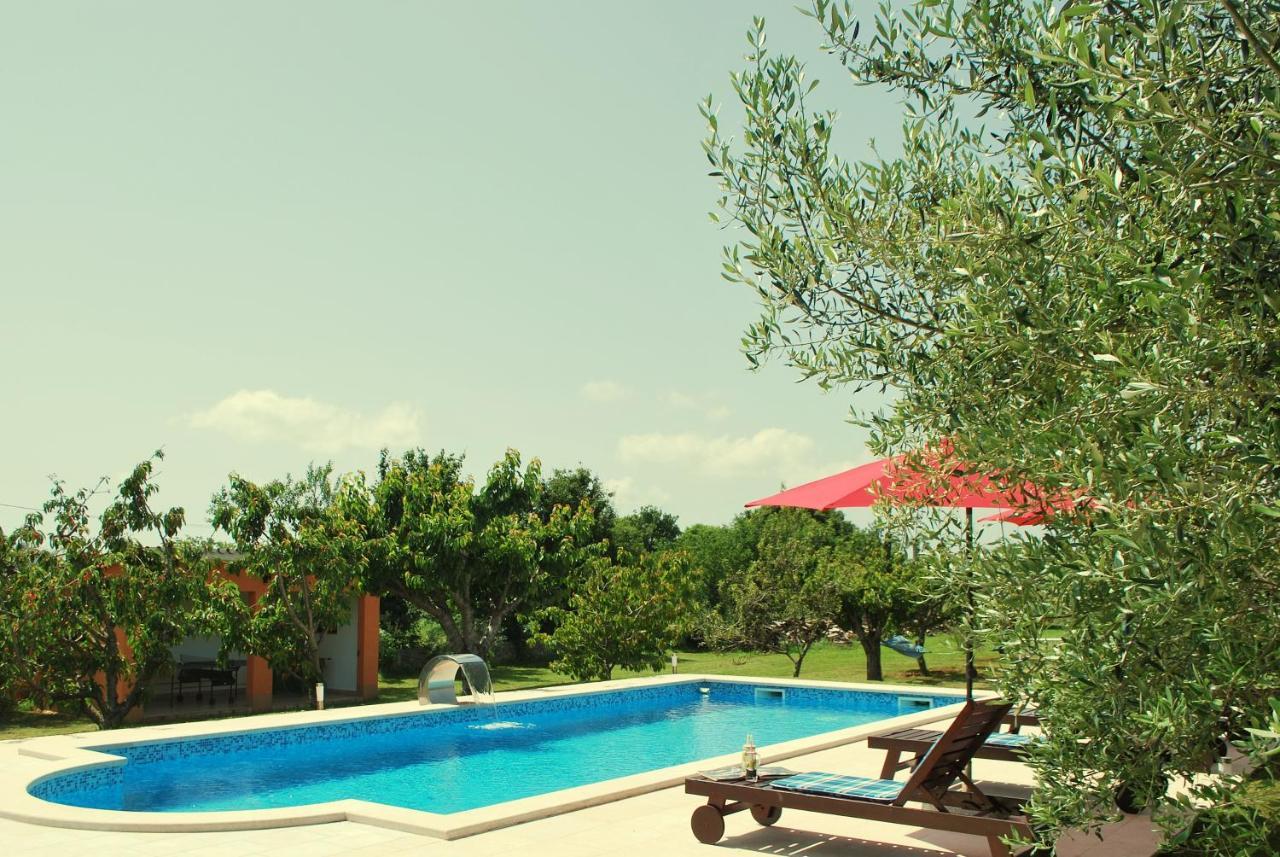 Villa Dorina Barban Екстер'єр фото