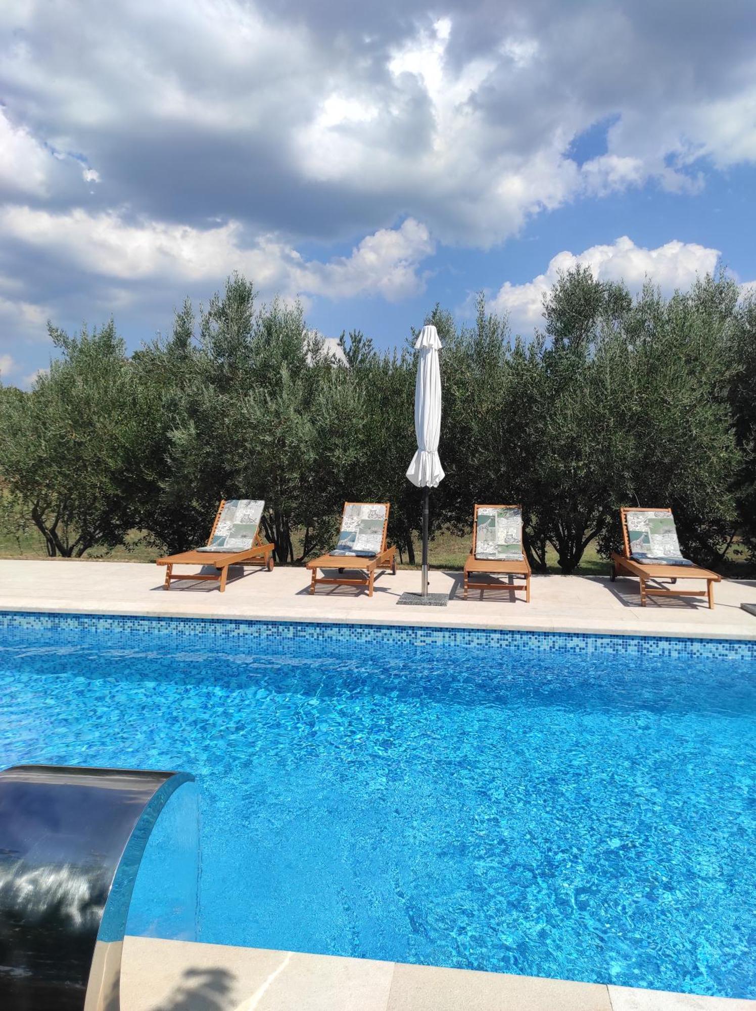 Villa Dorina Barban Екстер'єр фото